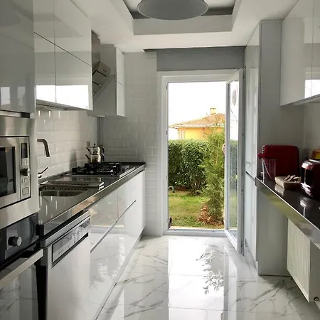 Spacious And Luxury 2+1 Close To Airport Apartment *